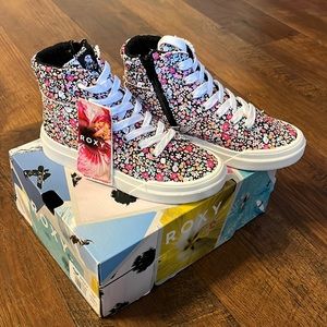 NWT Little girl Roxy sneakers